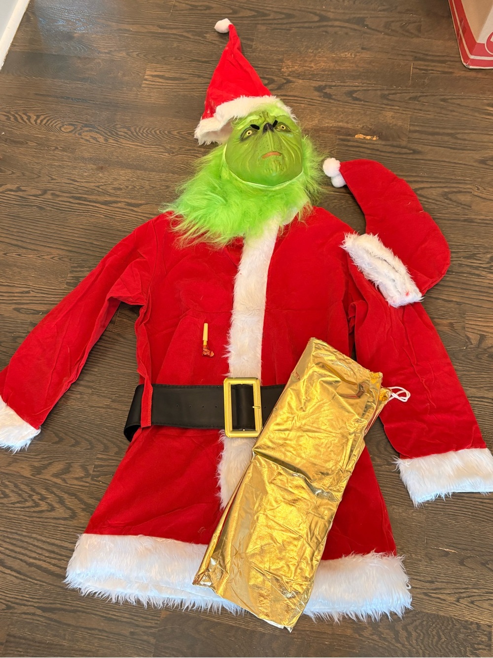 Grinch-Inspired Adult XL Santa Costume in Red and Green New